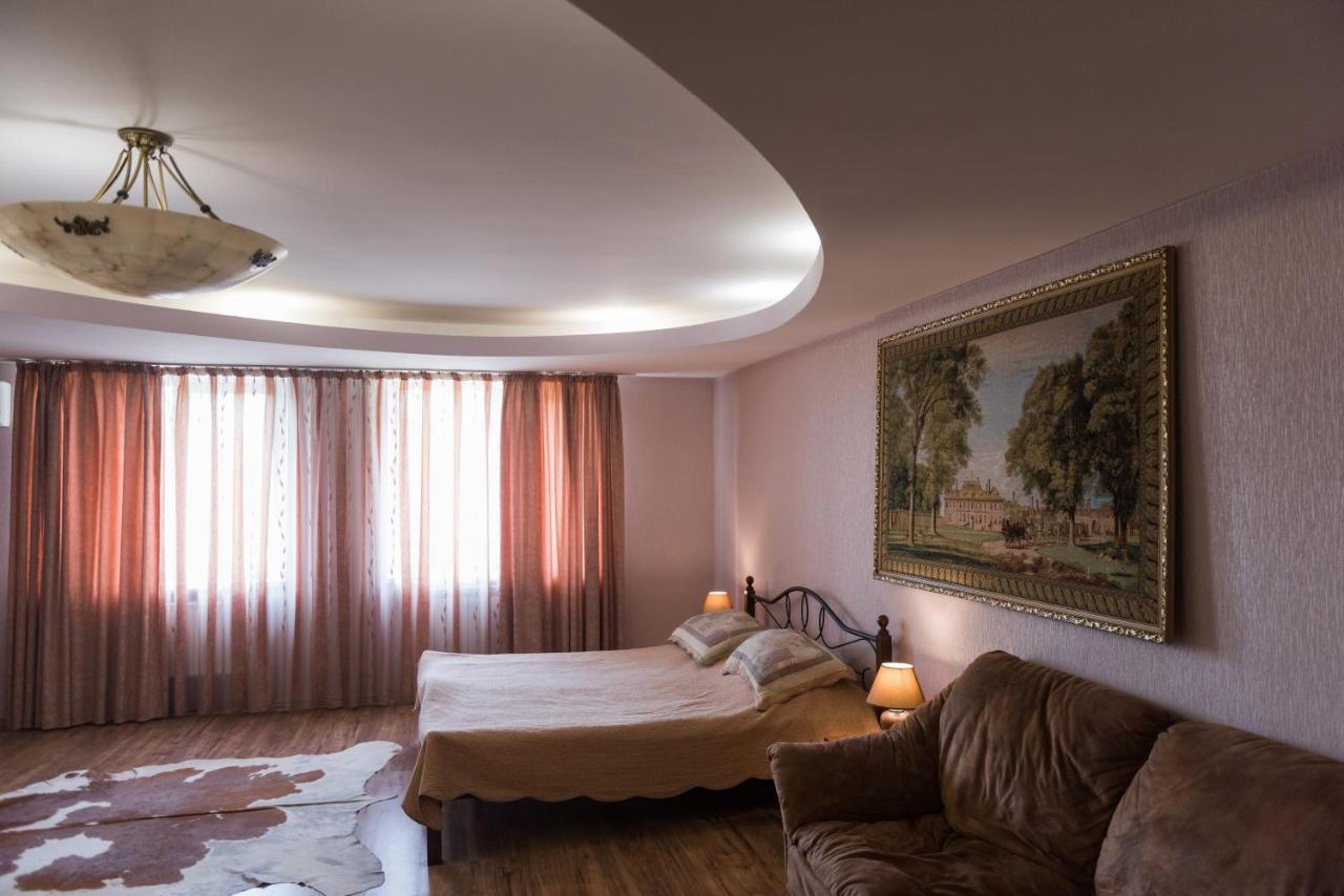Golden Park Apartments Umanʼ Exterior foto